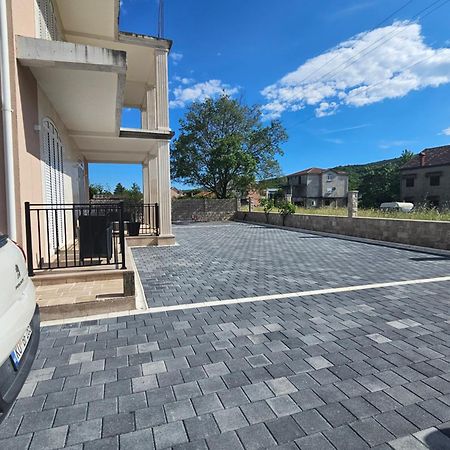 Boulevard Apartments Kotor Bagian luar foto