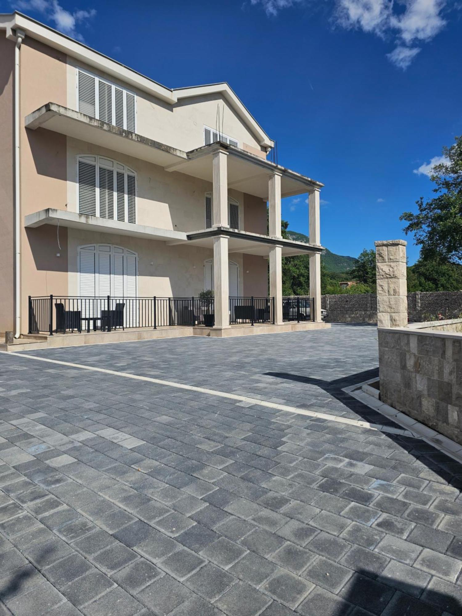 Boulevard Apartments Kotor Bagian luar foto