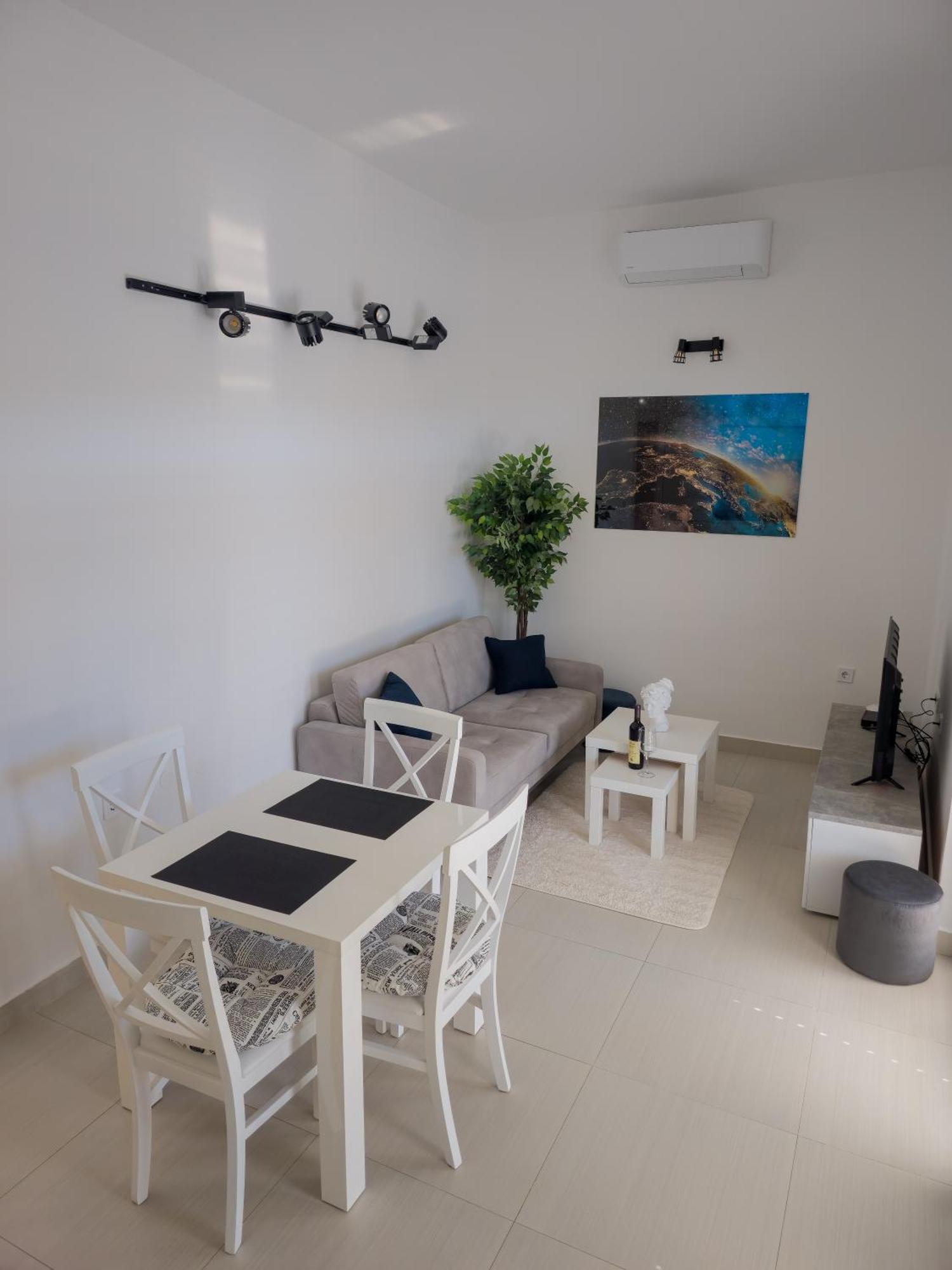Boulevard Apartments Kotor Bagian luar foto