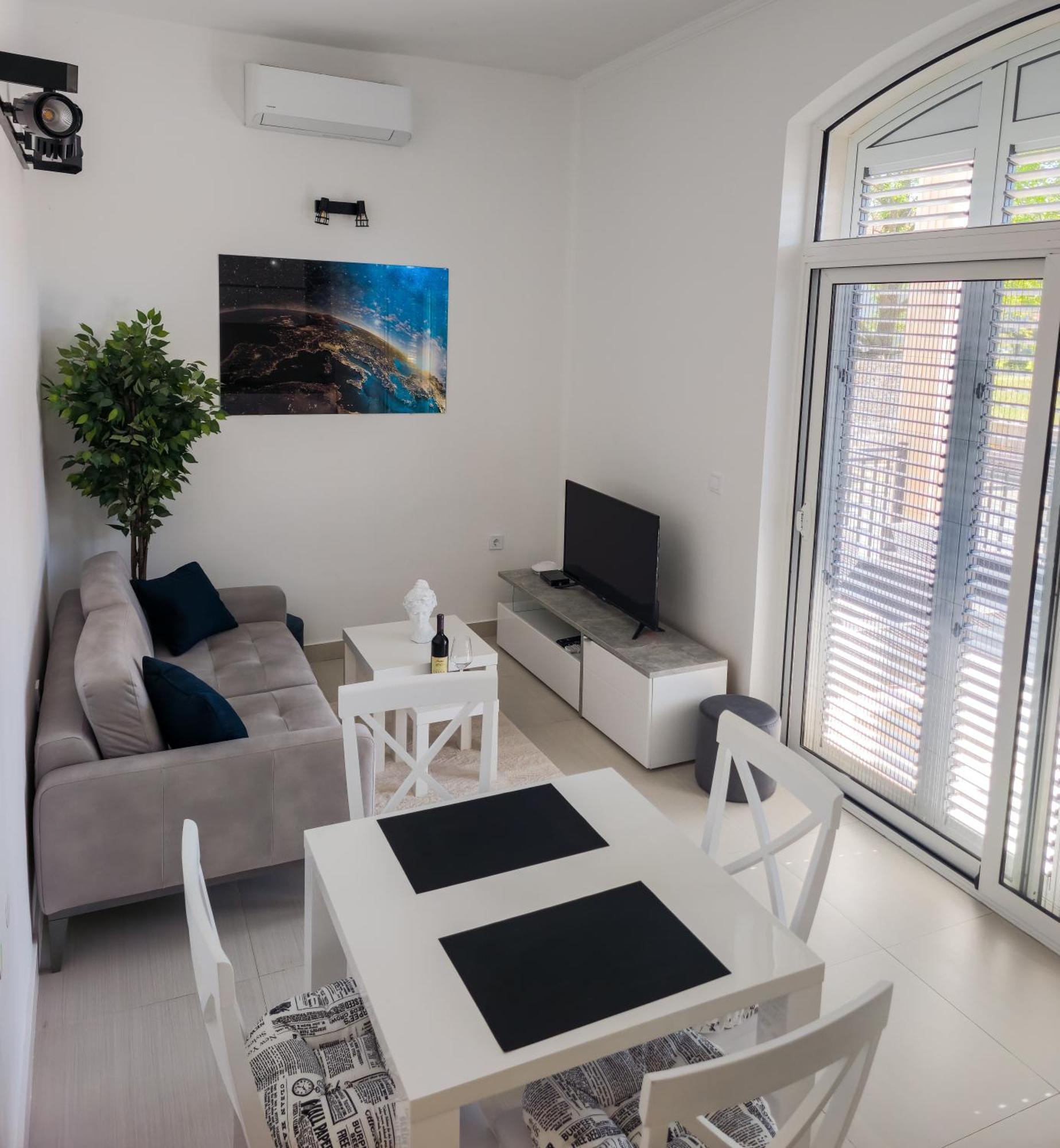 Boulevard Apartments Kotor Bagian luar foto