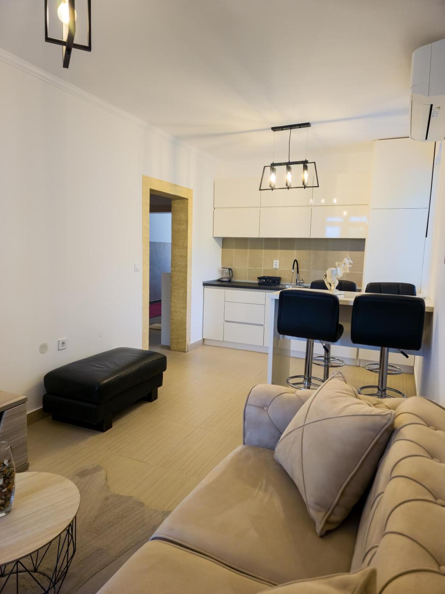 Boulevard Apartments Kotor Bagian luar foto
